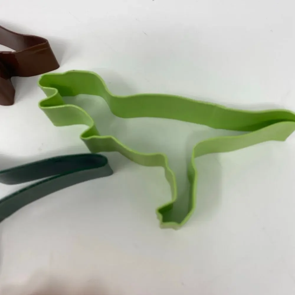Dinosaur cookie cutters Brontosaurus Velociraptor T-Rex Stegosaurus Triceratops